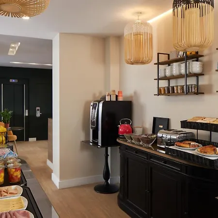Hotel Apolonia Montmartre; Sure Collection By Western 3*