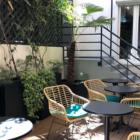 Apolonia Montmartre; Sure Collection By Western 3*