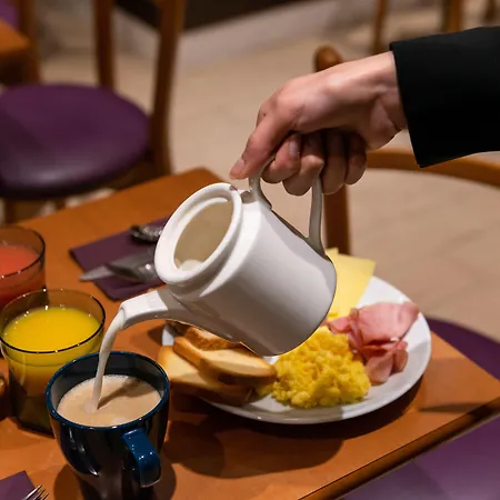 Apolonia Montmartre; Sure Collection By Western