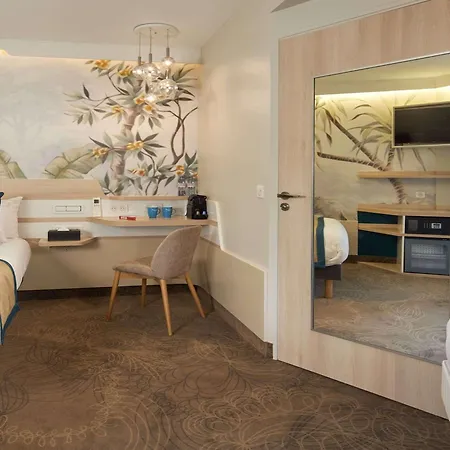 Hotel Apolonia Montmartre; Sure Collection By Western Paris