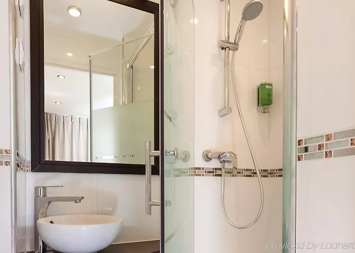 Apolonia Montmartre; Sure Collection By Western Hotel 3*