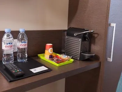 Apolonia Montmartre; Sure Collection By Western