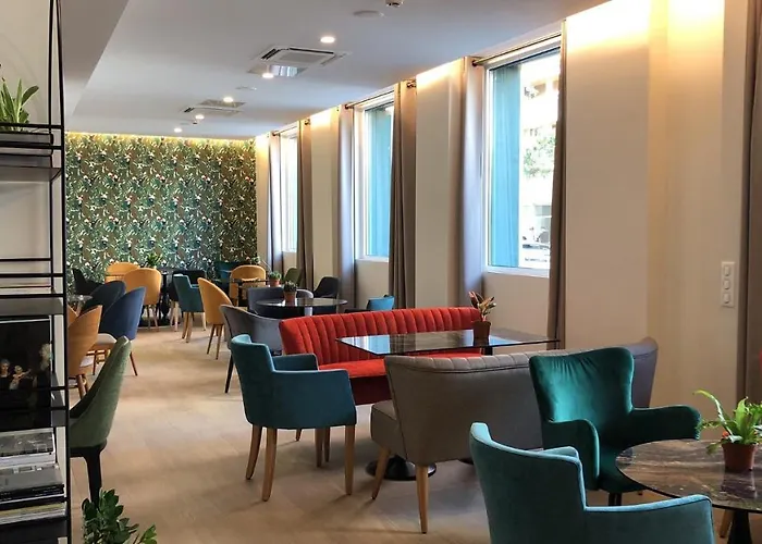 Apolonia Montmartre; Sure Collection By Western 3*