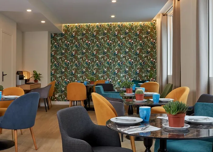 Apolonia Montmartre; Sure Collection By Western Parijs