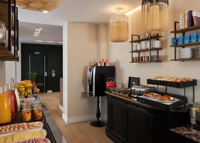 Hotel Apolonia Montmartre; Sure Collection By Western 3*