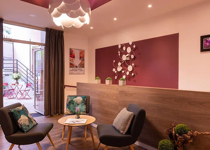 Apolonia Montmartre; Sure Collection By Western 3*