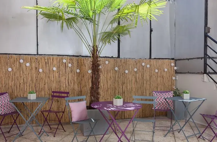 Apolonia Montmartre; Sure Collection By Western 3*