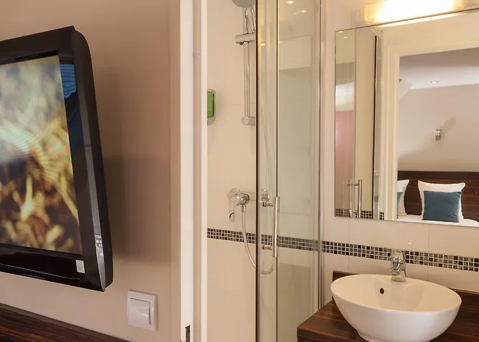 Hotel Apolonia Montmartre; Sure Collection By Western Parijs