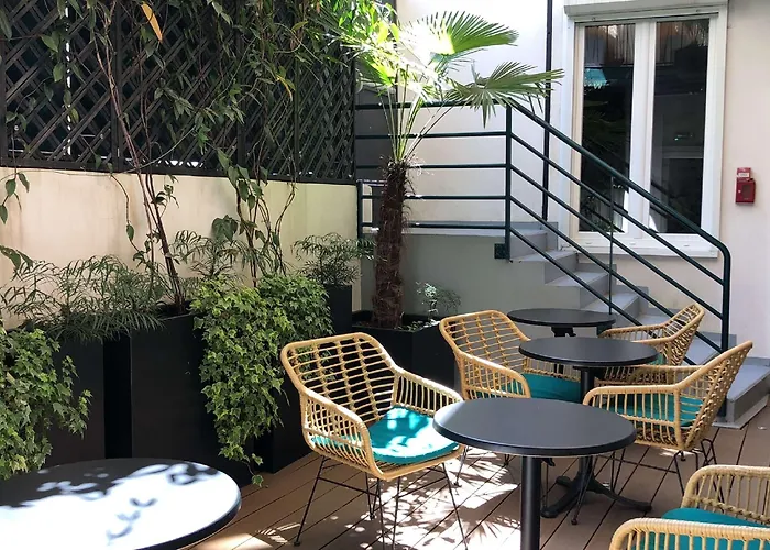 Apolonia Montmartre; Sure Collection By Western 3*