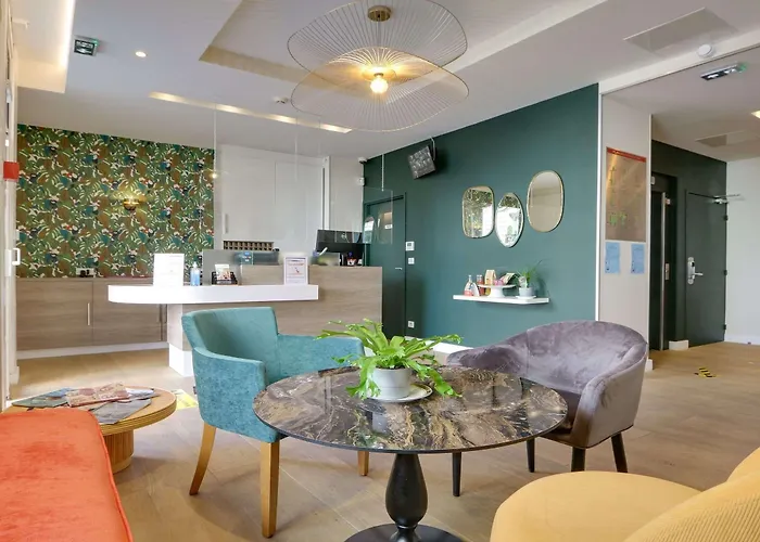 Apolonia Montmartre; Sure Collection By Western Parijs