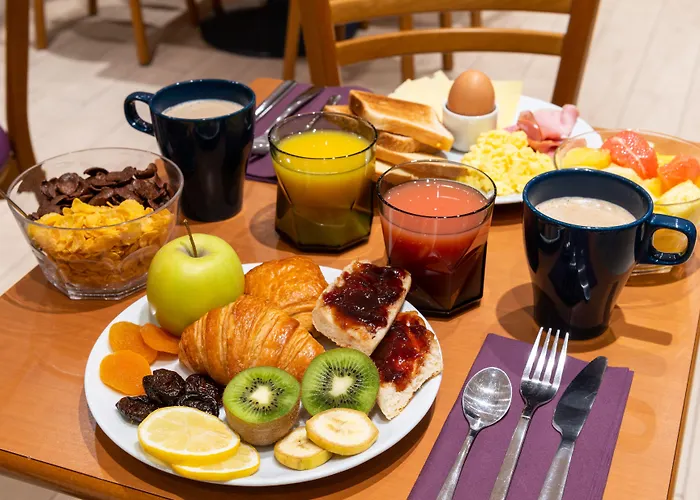 Apolonia Montmartre; Sure Collection By Western 3*