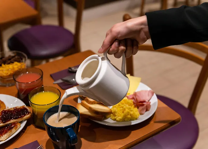 Apolonia Montmartre; Sure Collection By Western