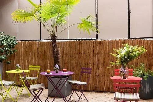 Apolonia Montmartre; Sure Collection By Western